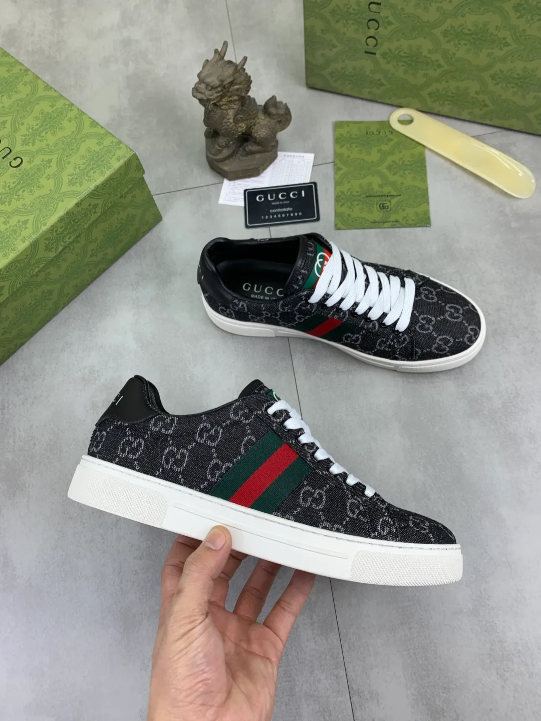 Men's men's shoes P400💰【New style】🆘 The latest model from Gucci's official website🎁Classic casual and fashionable men's shoes👟Hot style💥The style is simple and elegant, exclusive for trendy men. Unique official website's latest brand elements👑Gucci original decoration, fashionable and generous, the fabric is made of original soft calfskin➕Comfortable soft sheepskin lining ✅The official website specifies wear-resistant rubber outsole_full of elasticity, classic model taken in real life🎬Color: 2️⃣colors available😍Number: 38-44